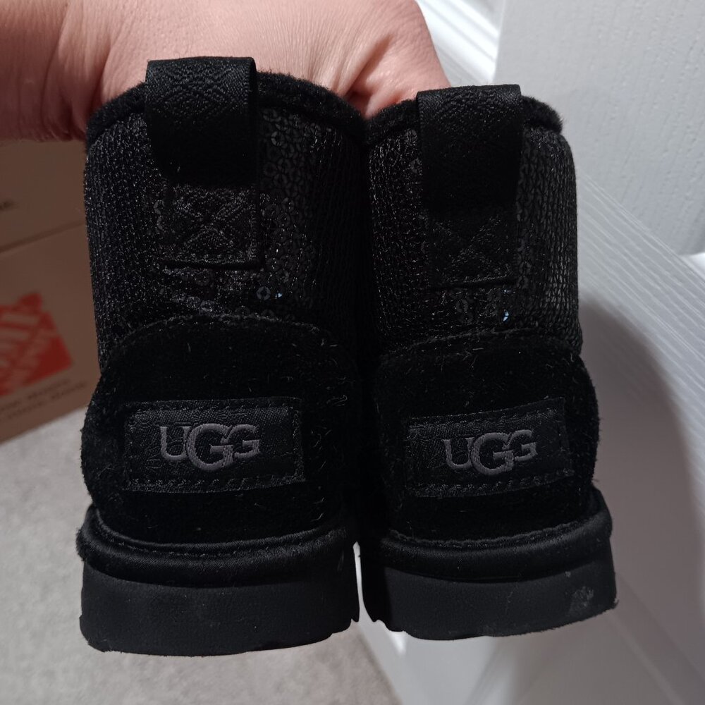 Kids / Toddler black Ugg Boots size 9